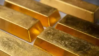 Gold breaches $4,000 support as safe-haven logic fails amid oil spike
