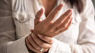 Saline injections outperform steroids for long-term carpal tunnel relief