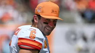Mayfield inks $165M extension with Buccaneers, joining the league's top-paid QBs