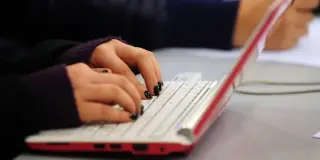 Study Finds AI Drafts Less Formal Work Emails When Prompts Use Female-Associated Language