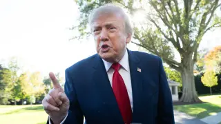 Trump Denies Role in Starlink Throttling as Ukraine Reports Drone Losses