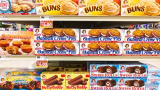 Little Debbie Joins Luxury Chocolatier Compartés for Premium Nostalgia Bars