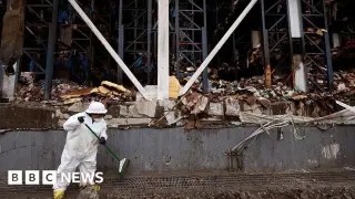 Massive LA warehouse fire leaves 85 million pounds of rotting food and a lingering stench