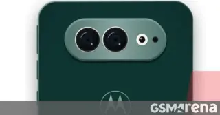 Motorola's 'Razr Flex' leaks specs: compact wide foldable to launch in December