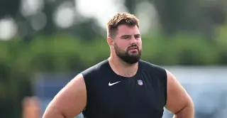 Eagles' Landon Dickerson lands on IR, eyeing a four-week return
