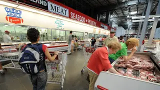 Wealthier Shoppers Rally to Costco for Bulk Savings, Survey Shows