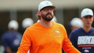 Payton Reclaims Play-Calling from Webb as Broncos Offense Stalls