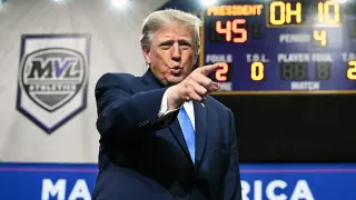 Trump's Ohio Rally: Economic Praise vs. Voter Backlash