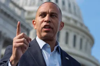 Hakeem Jeffries Declares Democrats 'On the Verge' of Reclaiming House Majority