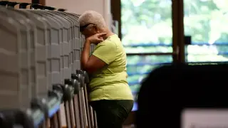 Midterms Enter Final Stretch as Democrats Lead Nationally and Texas Race Intensifies