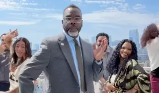 Chicago Mayoral Race Pivots to Influencer Strategy as Disclosure Rules Lag
