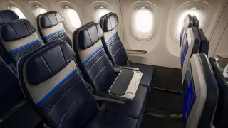 United turns middle seat into a shared table on new A321XLRs