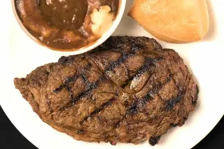 Texas Roadhouse Says It Fixed One Mix-Up, But Can't Verify Customer's Claim of Three Wrong Steaks