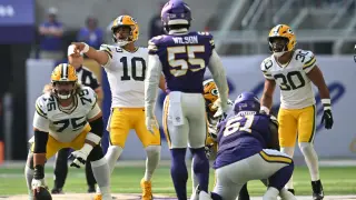 LaFleur’s Plan in Flux as Packers’ O-line Struggles Against Week 1 Blitz