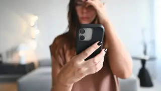 AI-Generated Media Distorts Human Memory, Creating Confident False Recollections