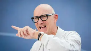 Deutsche Telekom CEO Warns Carriers Against SpaceX MVNO Deals as Starlink Mobile Pushes for US Entry