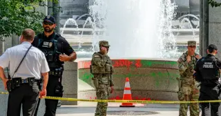 Judge frees World War II Memorial vandalism suspect amid DOJ objections