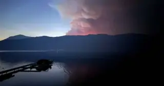 Little Giant Fire Pushes Toward Washington Towns as Smoke Chokes Cascades