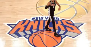 Knicks stun Spurs with last-second tip-in after historic Game 4 collapse