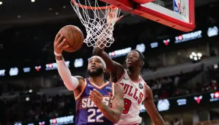 Bulls rookie Caleb Wilson makes debut with 15 points in 124-117 preseason win over Suns