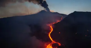 Etna Eruption Grounds Flights Across Sicily and Europe