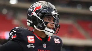 Eight NFL teams sit at 0-2 as Week 3 looms, with Houston and Indianapolis seen as best positioned for a turnaround