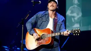 Ravens Jersey Save Turns Wardrobe Mishap into Viral Moment at Morgan Wallen's Baltimore Show