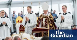 Ultra-traditionalist Catholics ordain four bishops, provoking excommunication and possible schism