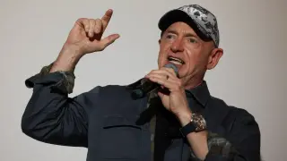 Kelly Signals 2028 Presidential Ambitions Amid Maine Midterm Campaign
