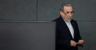 Iran’s Foreign Minister Returns to Pakistan as Peace Talks Hang in the Balance