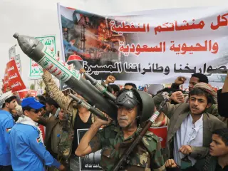 Houthis Hit Saudi Civilian and Energy Facilities, 73 Wounded, Coalition Says