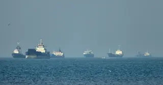 US directs ships through a cleared lane in Strait of Hormuz to avoid Iranian mines