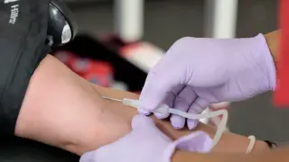 US blood supply teeters on crisis as donors are urged to give