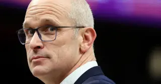 Hurley slams chaos in college basketball amid eligibility ruling