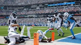 Nissan Stadium Turf Sizzles as Eagles Weather Tennessee Heat