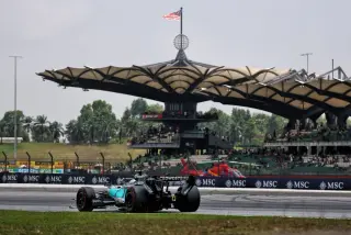 Mercedes Upgrade Fails to Deliver at Sepang Amid Title Fight