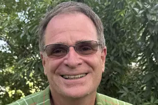 Iowa Dad Sets Swiss MAID Trip to Preserve His Mind Amid Alzheimer's