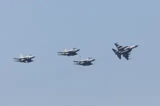 Pakistan Expands Saudi Deployment With 8,000 Troops and Jets
