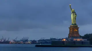 Tragedy in New York Harbor: mother and infant die after boat capsizes near Liberty Island