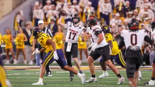 Mestemaker leads Oklahoma State to 41-24 win, ending 18-game Big 12 losing streak
