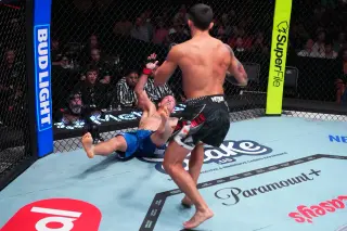 Elkins Calls It Quits After 35-Second KO Ends UFC Run at Vegas 120