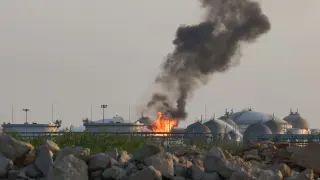 Riyadh strikes and flight suspensions mark new phase in Saudi-Houthi war