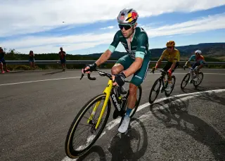 Van Aert regrets missed confidence on Vuelta climb as green jersey bid persists