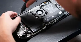 Valve and iFixit secure Steam Deck batteries again with OEM parts and fallback plans