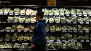 Cyclospora Outbreak Slows U.S. Salad Sales as Shoppers Hedge Greens