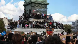 France's Debt Crisis Tests Eurozone Stability