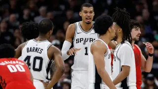 Thunder, Spurs lead eight-team playoff power rankings after first round