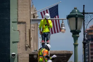 September Wage Data Cools Sharply, Easing Rate Hike Fears