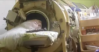 Last U.S. polio iron lung patient dies at 78 in Oklahoma, marking the end of an era