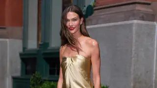 Karlie Kloss Dazzles in Gold at Taylor Swift's NYC Wedding
